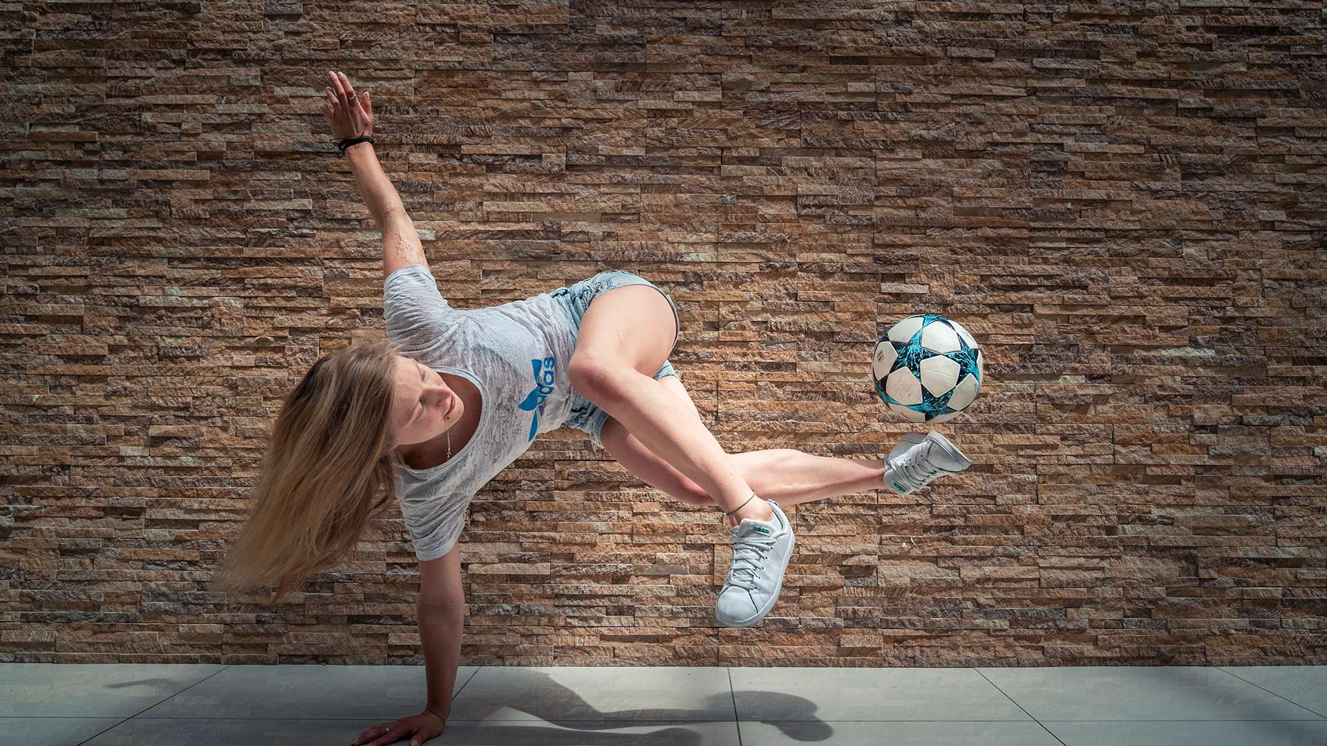 力而闻名 力而闻名