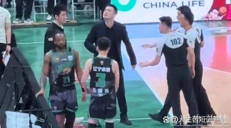 四川男篮因观众干扰比赛被处罚 四川男篮因观众干扰比赛被处罚