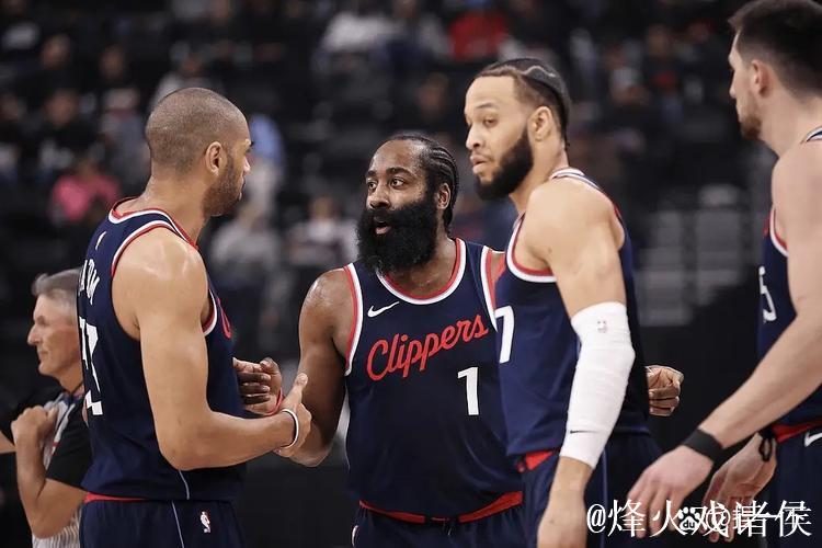 哈登26+11助快船翻盘热火重返第6 活塞惊险击败尼克斯 哈登26+11助快船翻盘热火重返第6 活塞惊险击败尼克斯