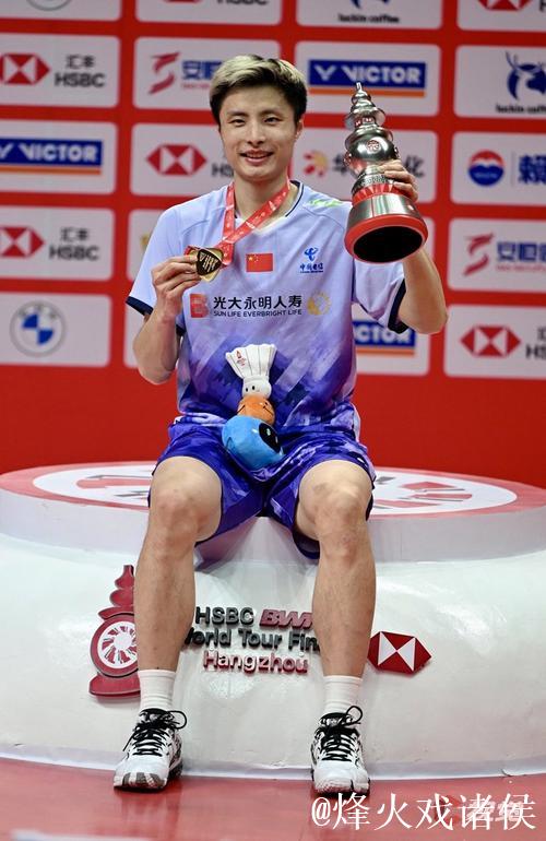 世界羽联年终总决赛 石宇奇0-2小波波夫获男单亚军
